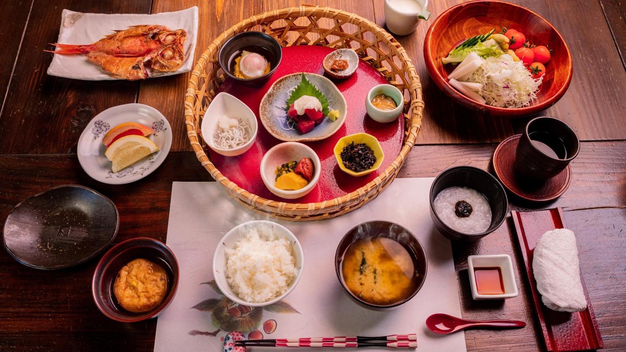 森の入り江の離れ宿 無雙庵枇杷 Izu  Esterno foto
